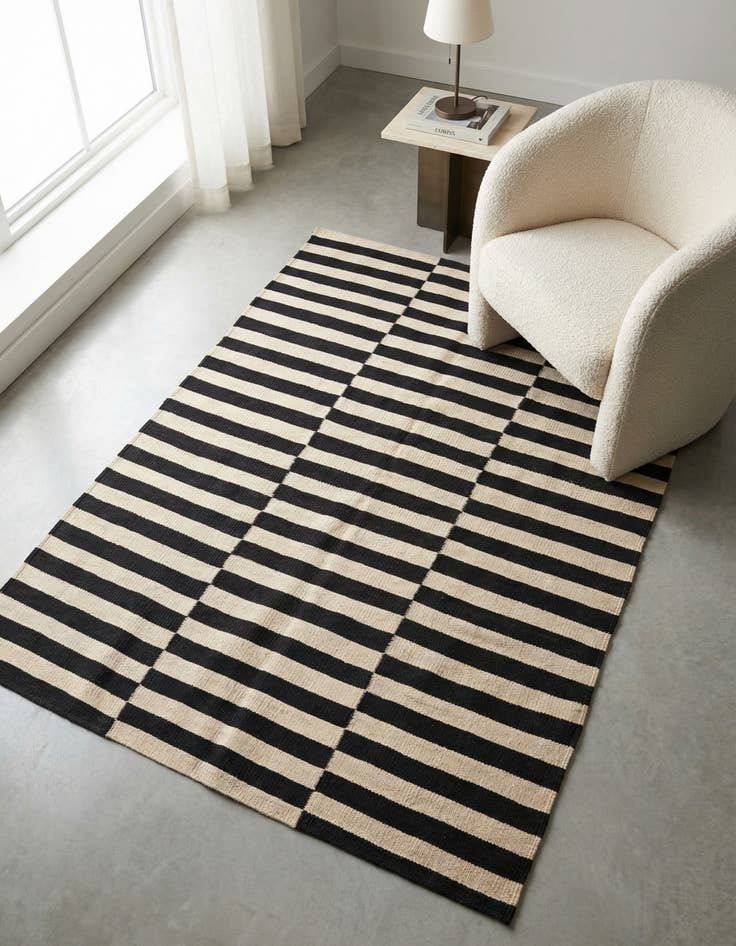 Detail image of 3' 6 x 4' 8 Hand Woven Kilim Modern Wool Rug