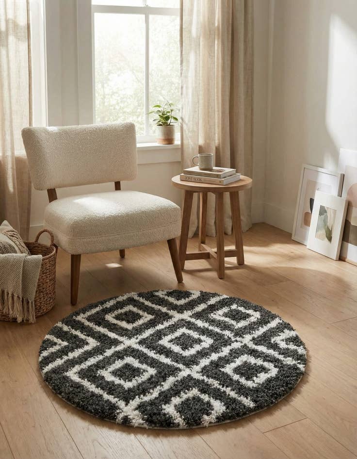 Detail image of 3' 3 x 3' 3 Lagom Shag Round Rug