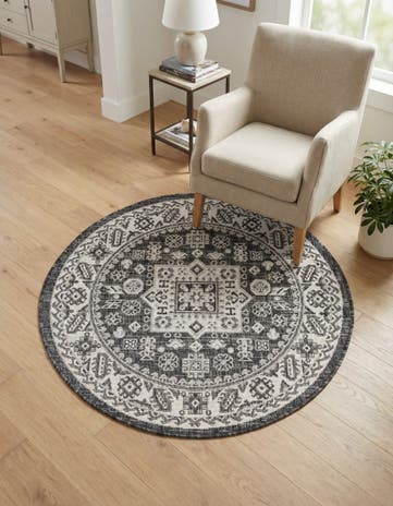 Charcoal Gray Easy-Clean Aztec Indoor / Outdoor Round Rug