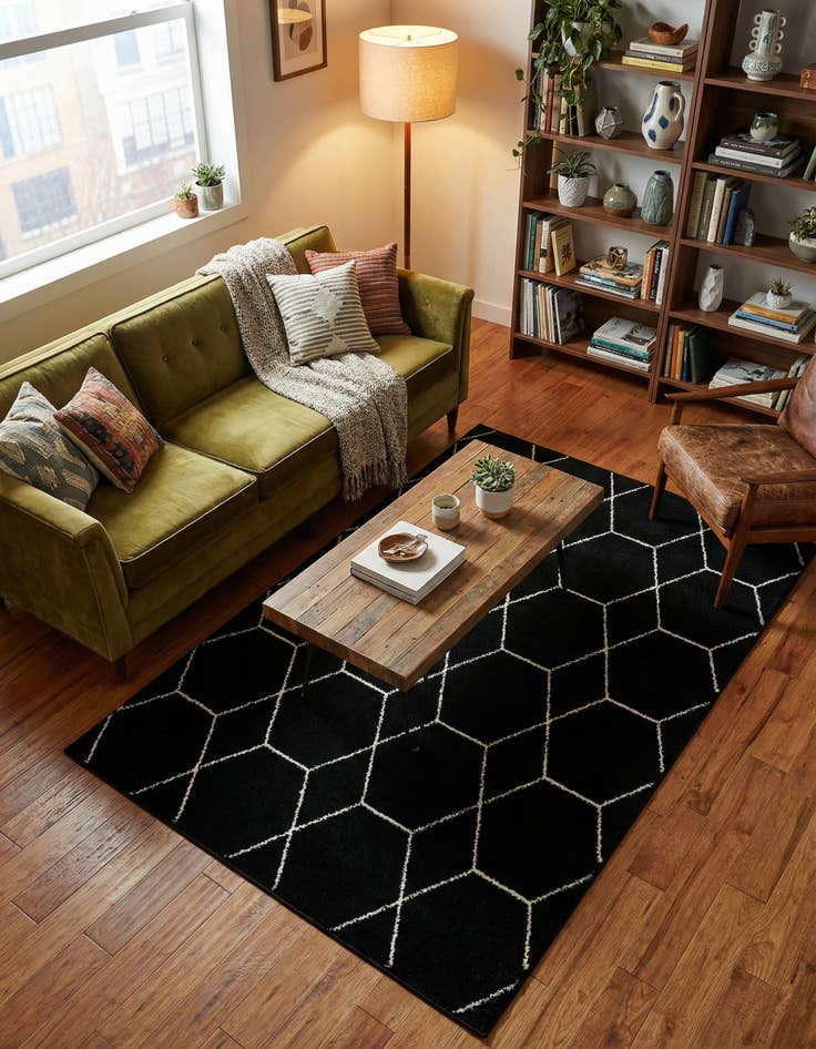 Detail image of  4' x 6' Lattice Frieze Rug