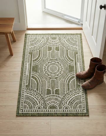 2' x 3' Easy-Clean Traditional Indoor / Outdoor Rug