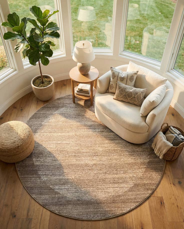 Detail image of 7' 10 x 7' 10 Angelica Round Rug