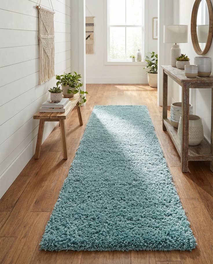 Detail image of 2' 7 x 10' Zermatt Shag Runner Rug