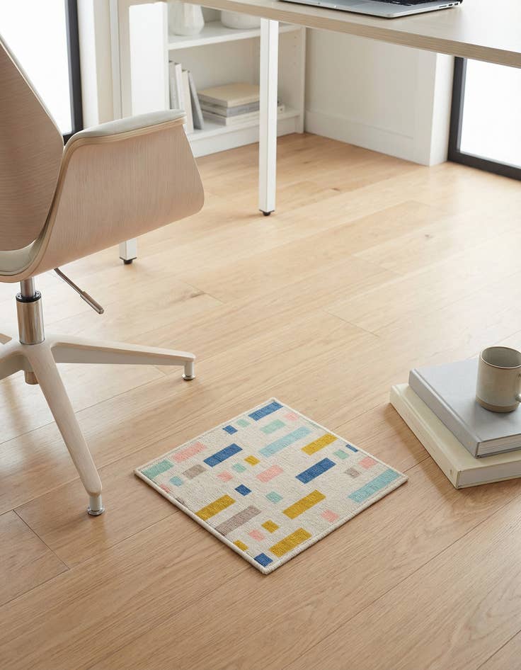 Detail image of 1' 4 x 1' 4 Lotus Sample Rug