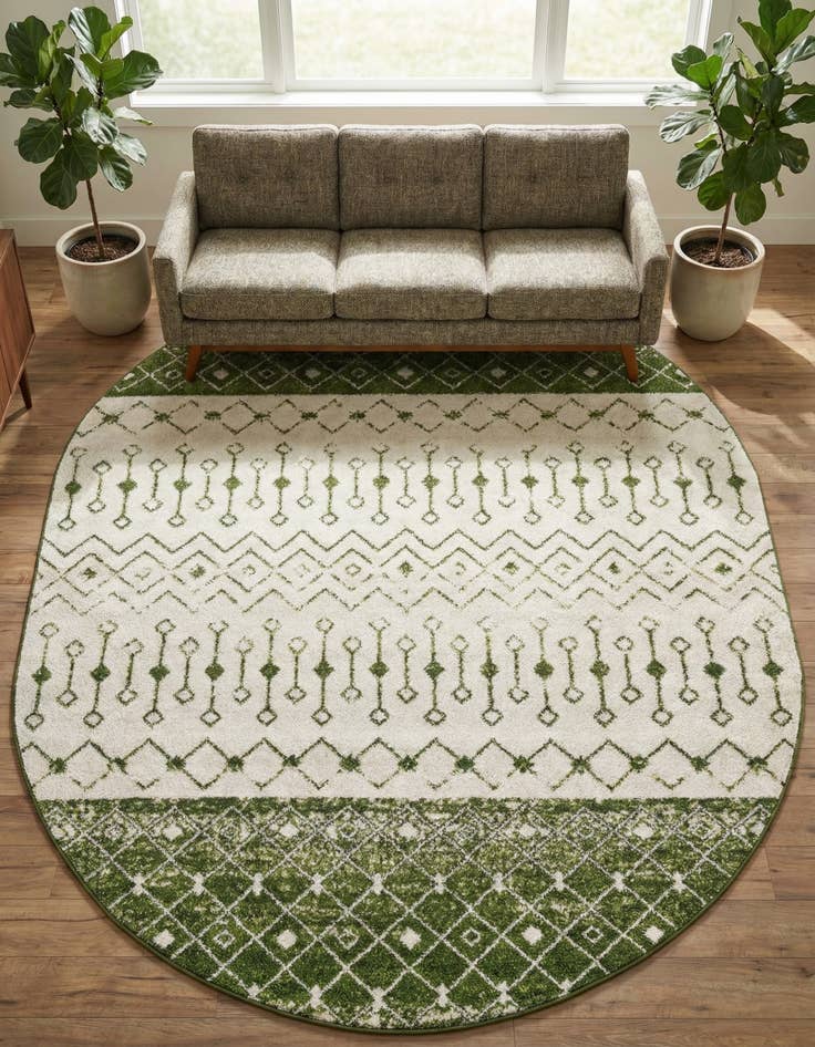 Detail image of 7' 10 x 10' Moroccan Trellis Oval Rug