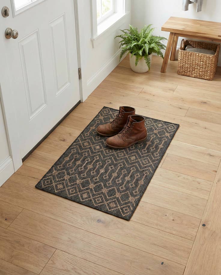 Detail image of 2' x 3' Easy-Clean Lattice Indoor / Outdoor Rug