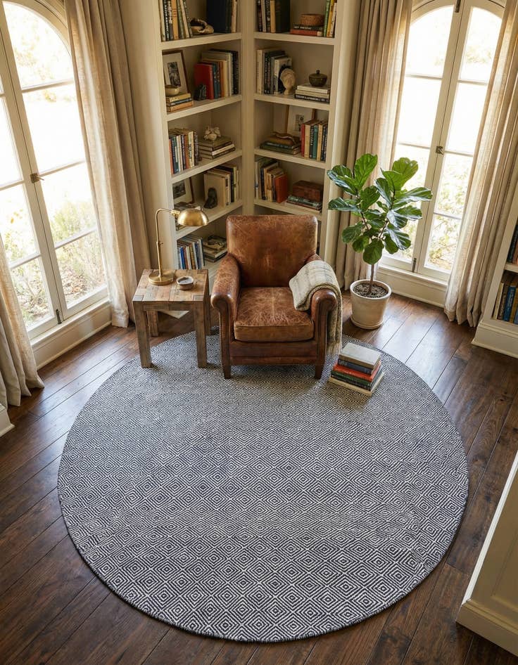 Detail image of 7' 10 x 7' 10  Hand Woven Geo Trellis Flatweave Round Rug