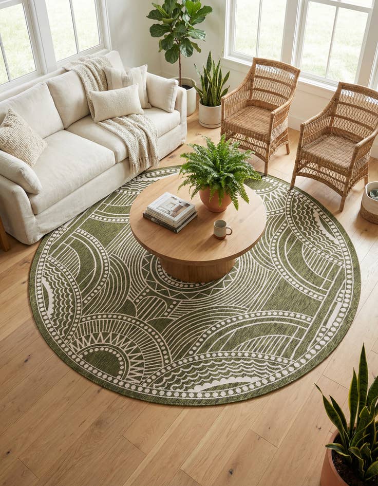 Detail image of 10' x 10'  Washable Traditional Indoor / Outdoor Round Rug