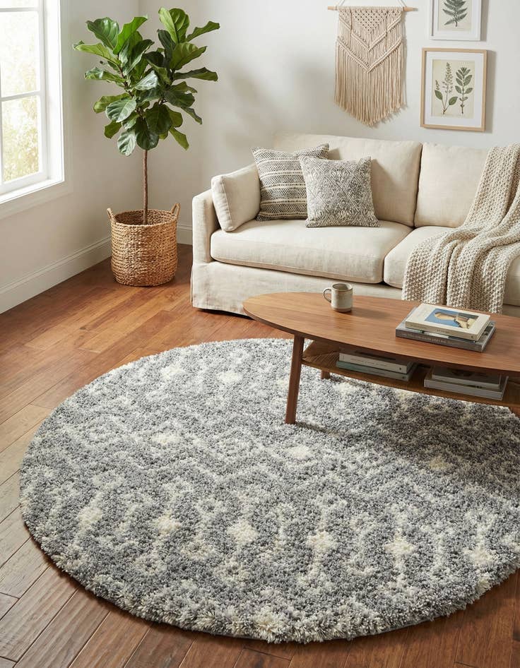 Detail image of  5' 3 x 5' 3 Moroccan Trellis Shag Round Rug