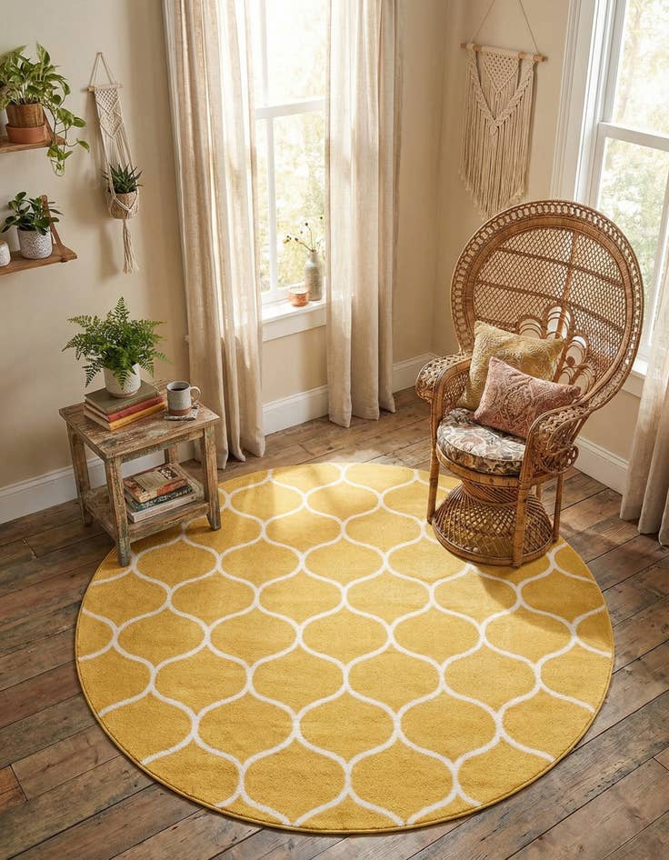 Detail image of 4' x 4' Lattice Frieze Round Rug