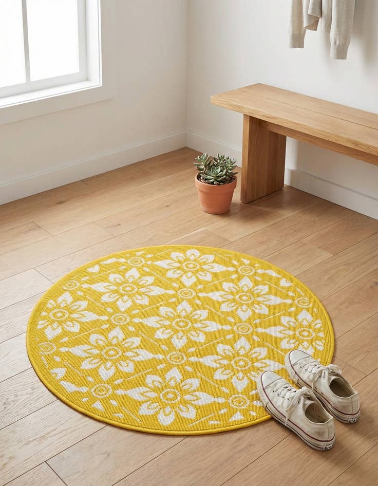 Detail image of 3' x 3' Washable Lattice Indoor / Outdoor Round Rug