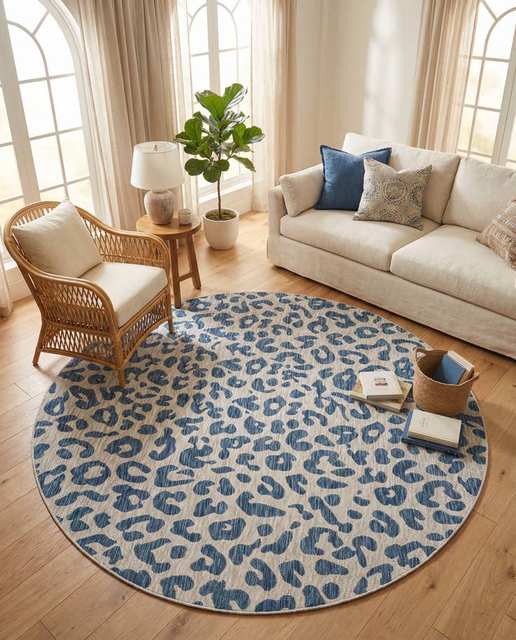 Detail image of 7' 10 x 7' 10 Easy-Clean Safari Indoor / Outdoor Round Rug