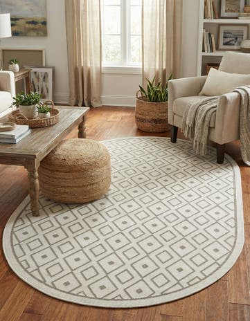 5' 3 x 8' Easy-Clean Lattice Indoor / Outdoor Oval Rug
