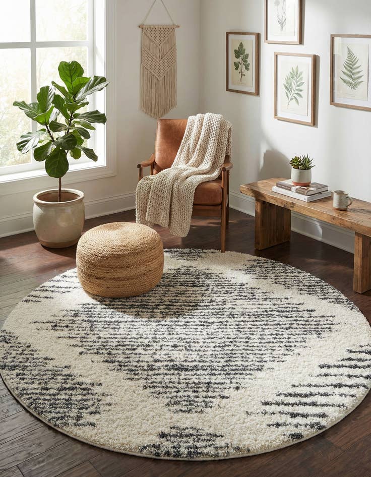 Detail image of 7' x 7' Serenity Shag Round Rug