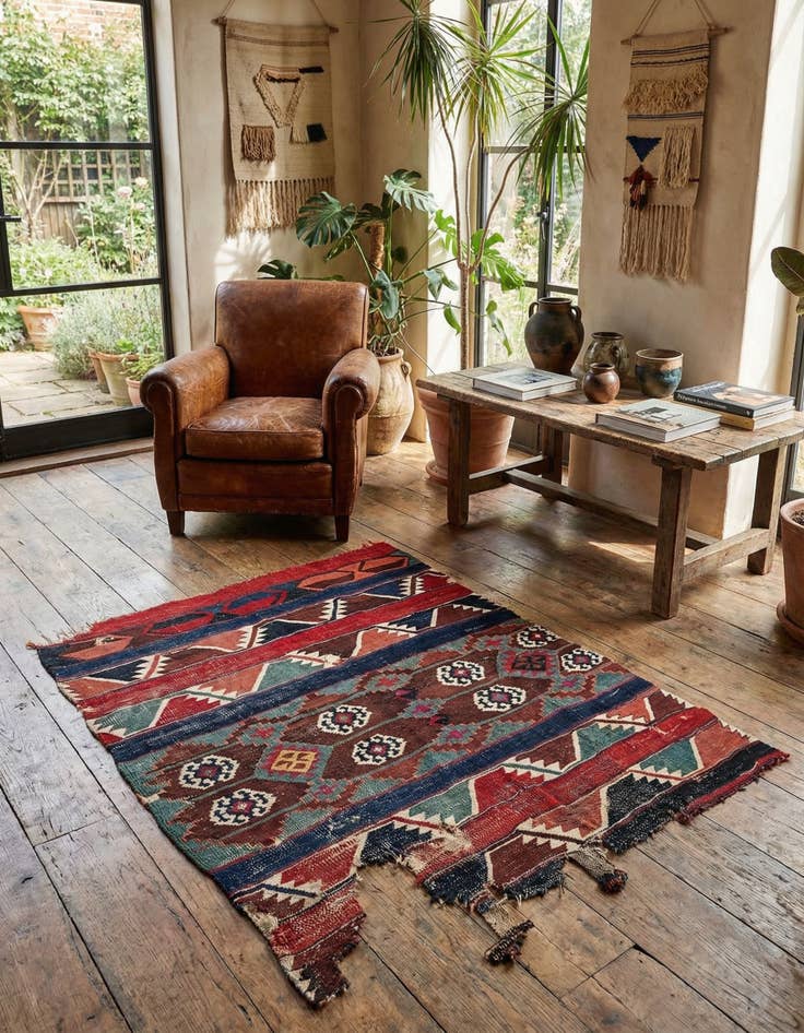 Detail image of 3' 3 x 4' 11 Kelim Rug