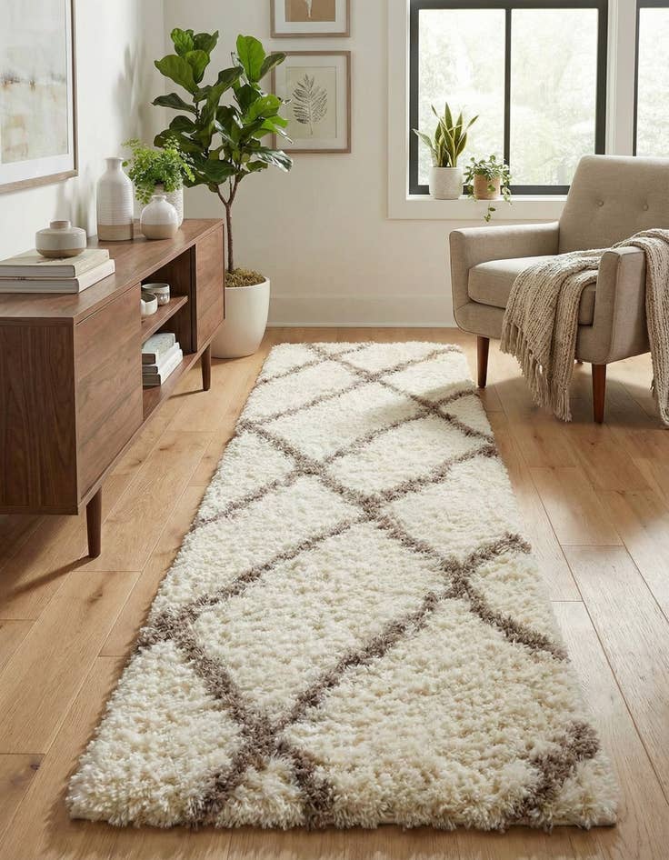Detail image of 2' 7 x 10' Infinity Shag Runner Rug