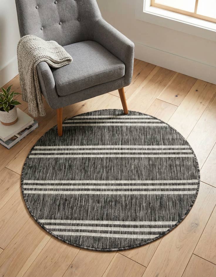 Detail image of 3' x 3' Washable Jill Zarin Anguilla Indoor / Outdoor Round Rug