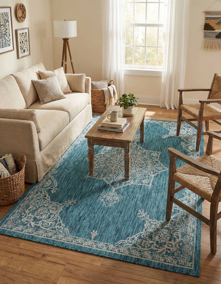 Detail image of 5' 3 x 8' Easy-Clean Traditional Indoor / Outdoor Rug