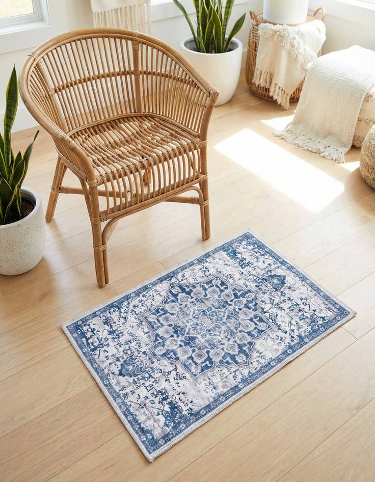 Detail image of 2' x 3'  Washable Renaissance Rug