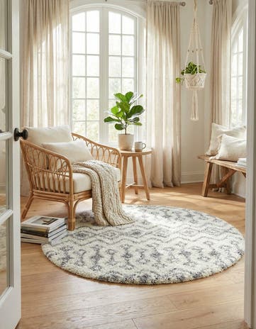 5' 3 x 5' 3 Moroccan Trellis Shag Round Rug
