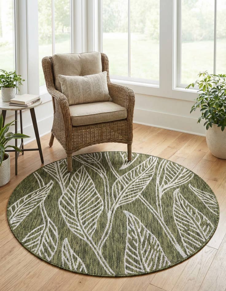 Detail image of 4' x 4' Washable Botanical Indoor / Outdoor Round Rug