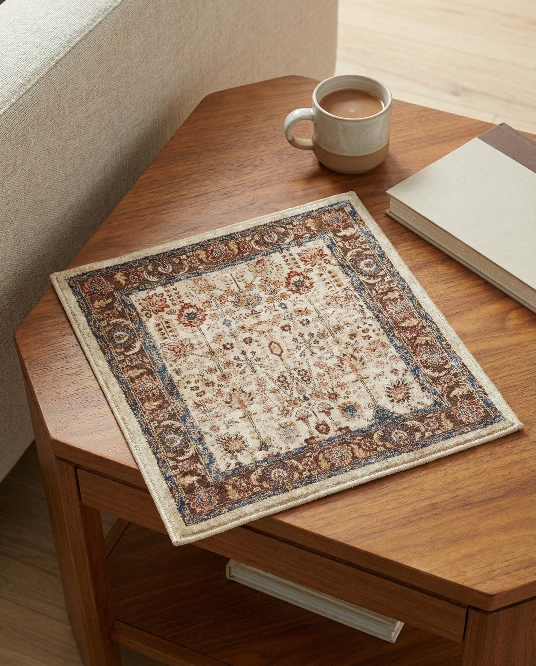 1' 4 x 1' 4 Eden Sample Rug