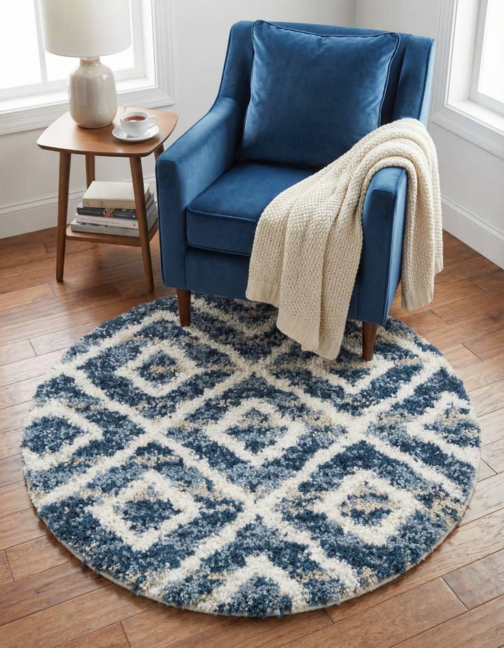 Detail image of 3' 3 x 3' 3 Lagom Shag Round Rug