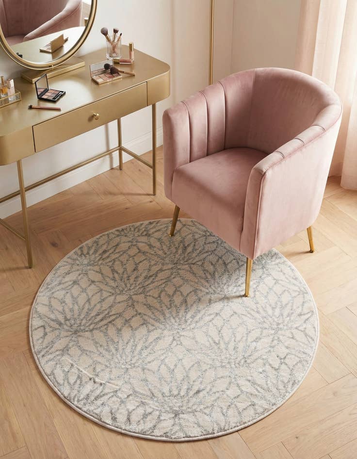 Detail image of 3' x 3'  Marilyn Monroe&trade; Glam Dahlia Round Rug