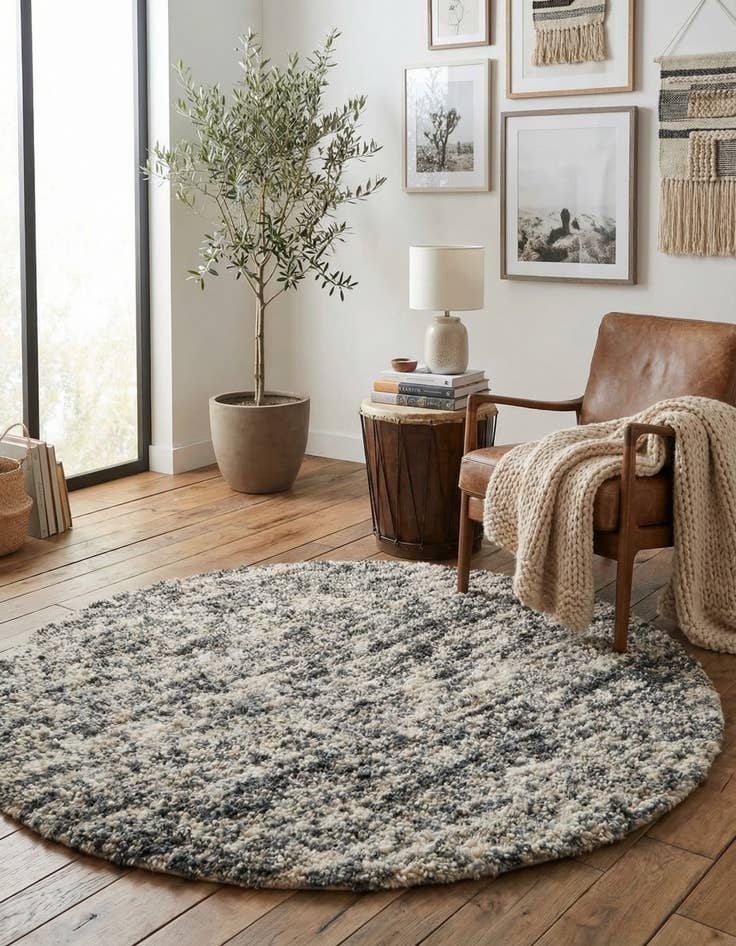 Detail image of 6' 1 x 6' 1 Hand Woven Haka Deluxe Shag Round Rug