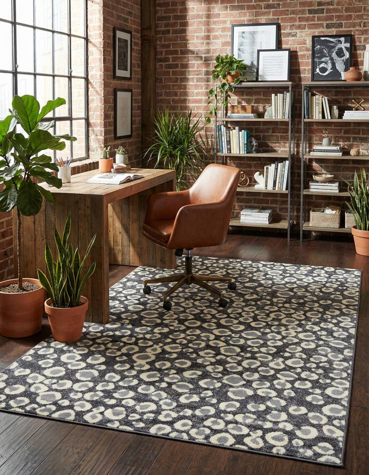 Detail image of 5' x 8' Savannah Rug