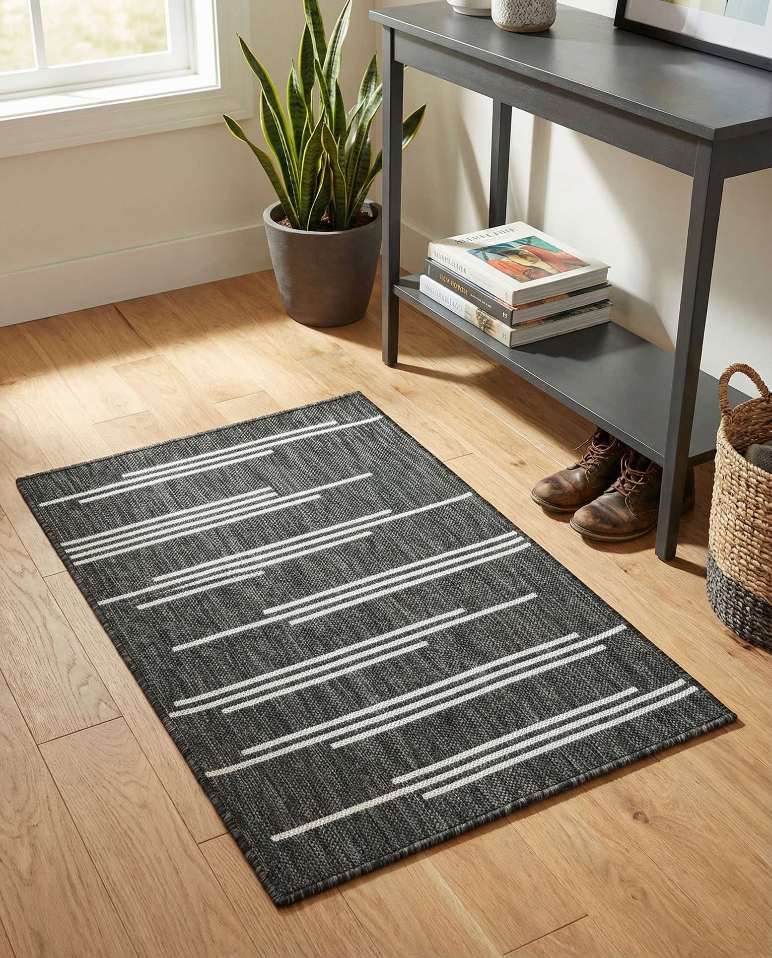 2' x 3' Easy-Clean Modern Indoor / Outdoor Rug