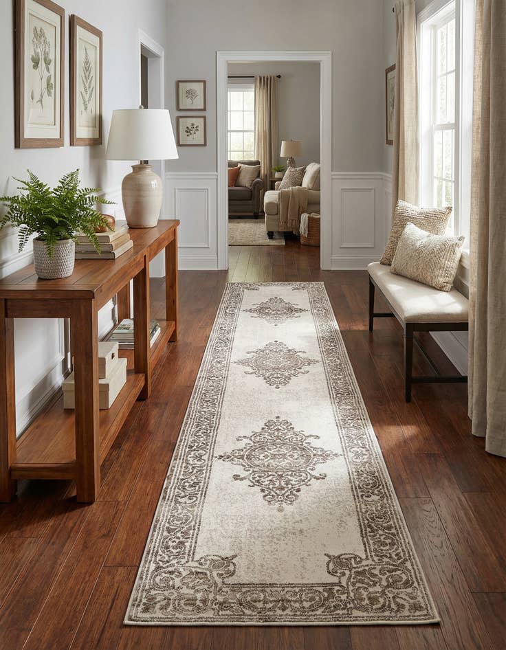 Detail image of 2' 6 x 13' Hermitage Runner Rug
