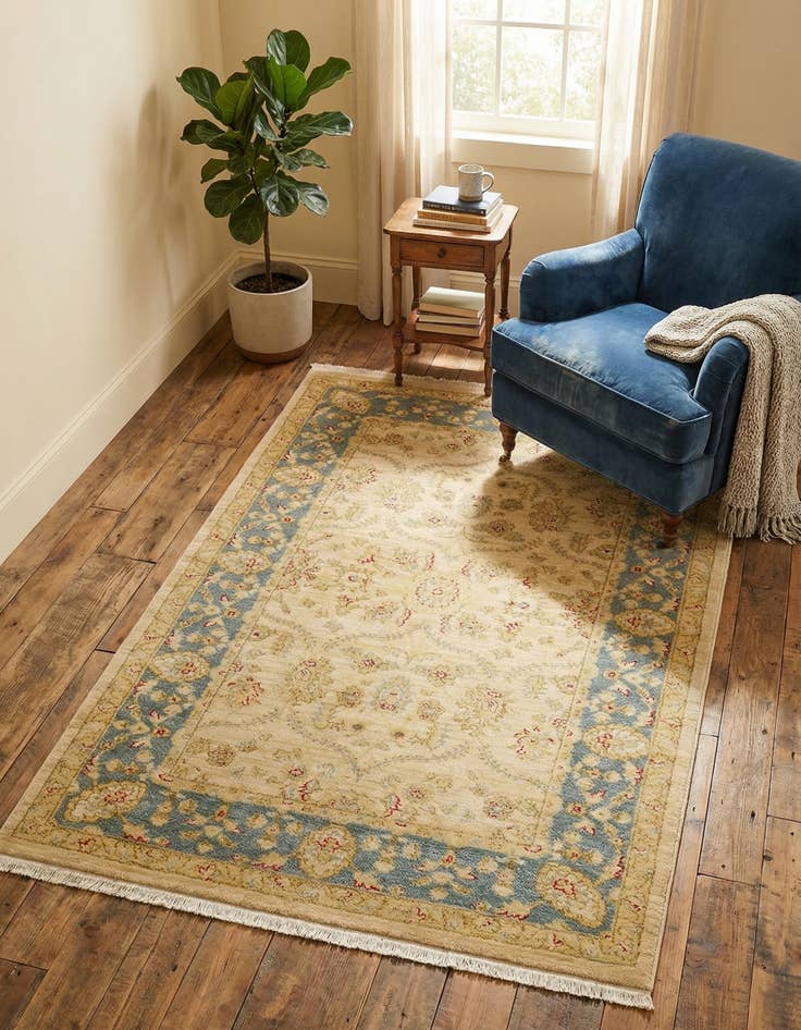 Detail image of 3' 3 x 5' 3 Chelsea Rug