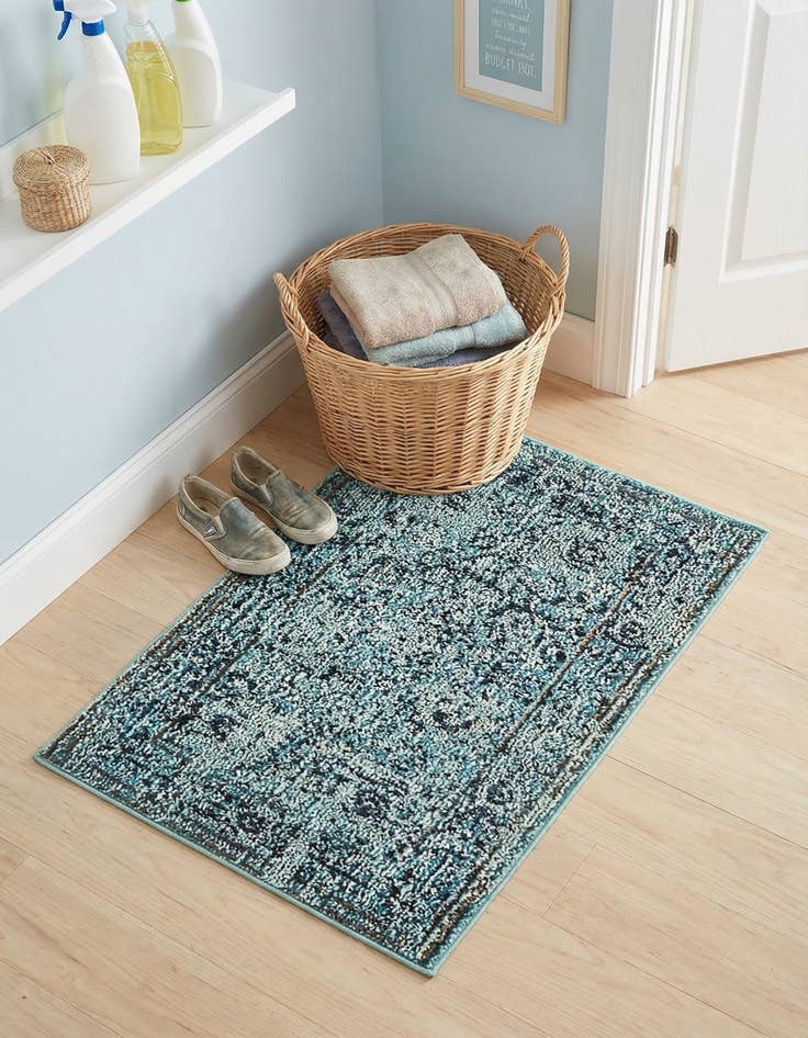 Detail image of 2' 2 x 3' Washable Fleur Rug