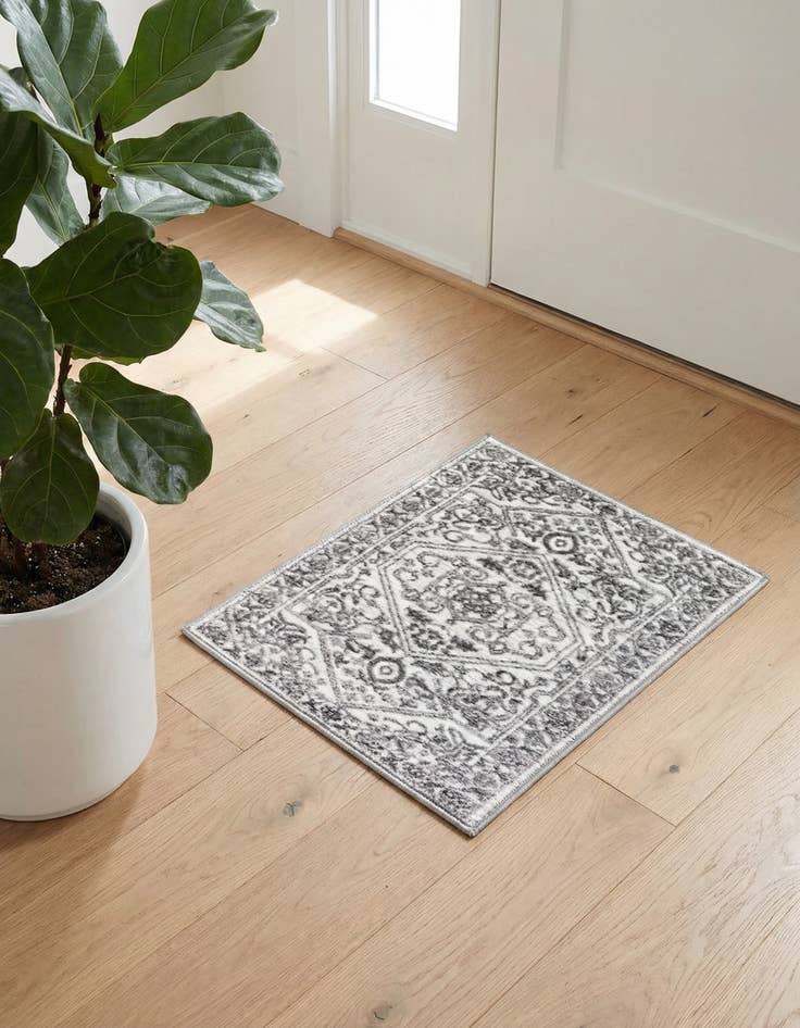 Detail image of 2' x 3' Boston Rug