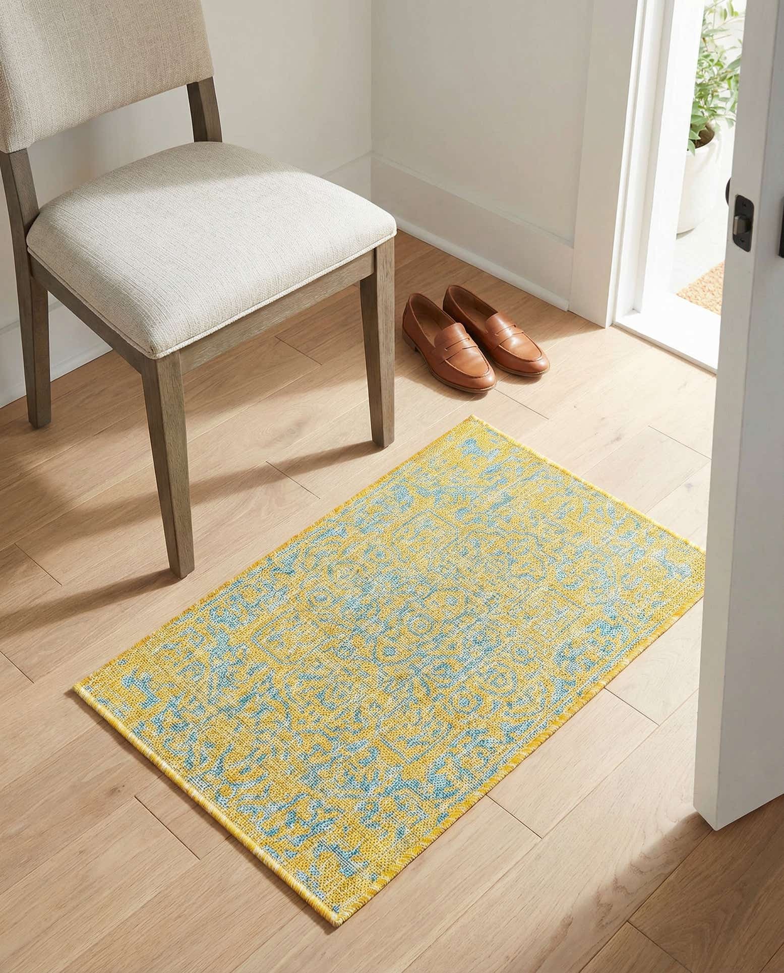 2' x 3' Easy-Clean Jill Zarin Dubai Indoor / Outdoor Rug