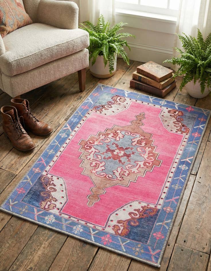 Detail image of 2' x 3' Washable Timeless Rug