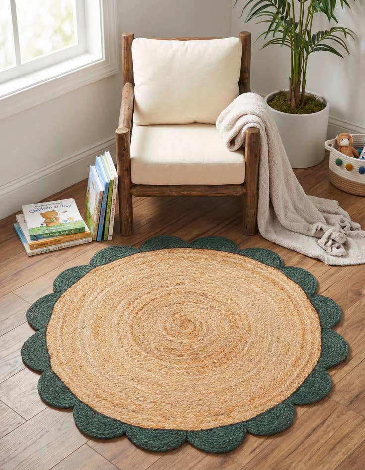 Detail image of 3' 1 x 3' 1  Hand Scallop Braided Jute Round Rug