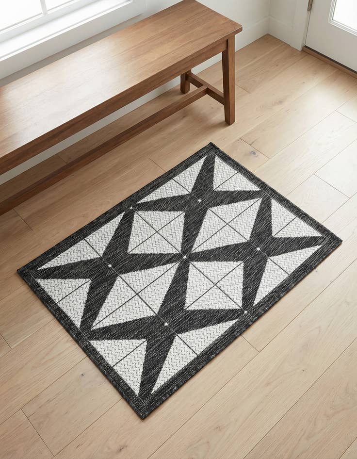 Detail image of 2' x 3' Washable Modern Indoor / Outdoor Rug