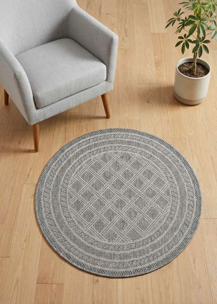 3' 3 x 3' 3 Easy-Clean Trellis Indoor / Outdoor Round Rug