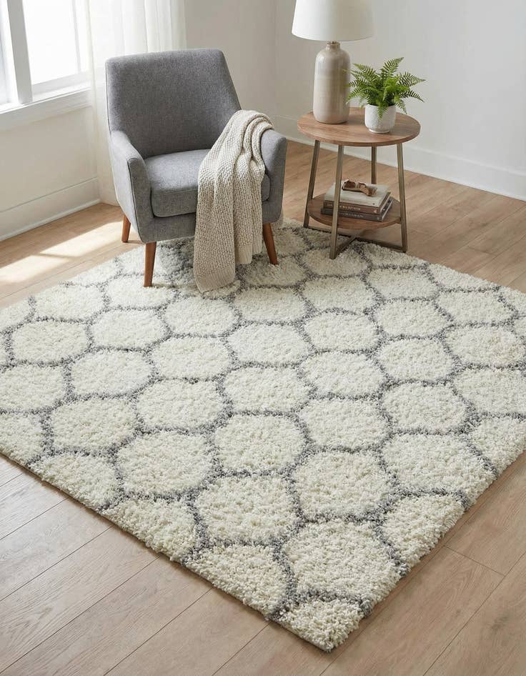 Detail image of 6' x 6' Lattice Shag Square Rug