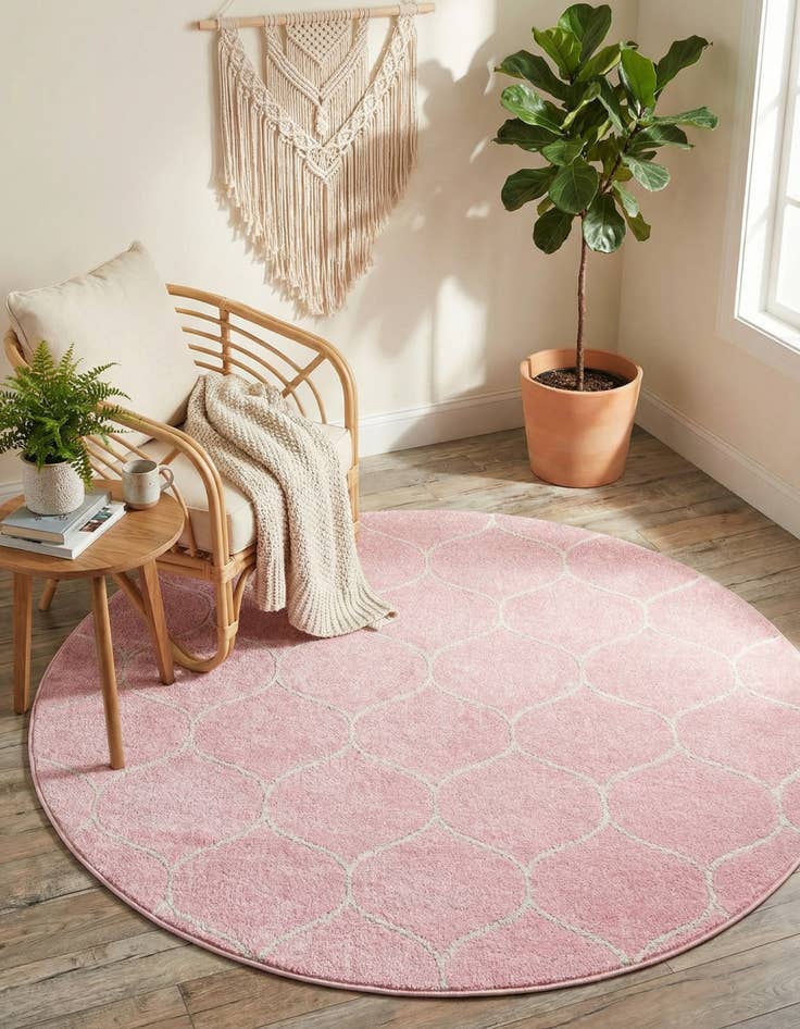Detail image of 6' x 6' Trellis Frieze Round Rug