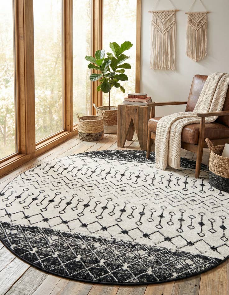 Detail image of 7' 10 x 7' 10 Moroccan Trellis Round Rug