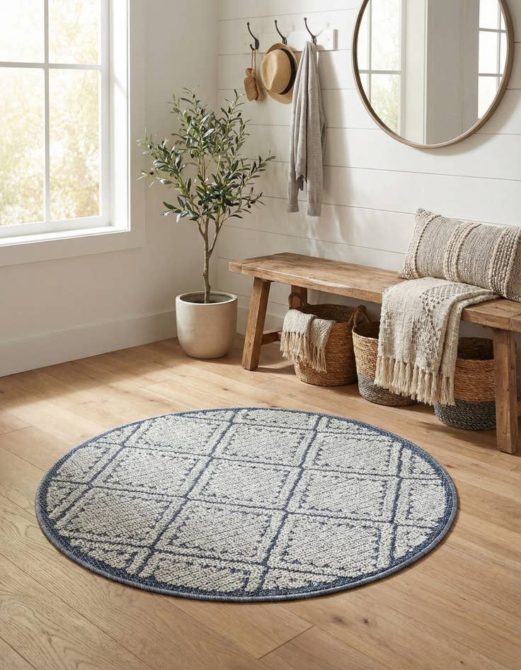 Detail image of 3' 1 x 3' 1  Washable Trellis Indoor / Outdoor Round Rug