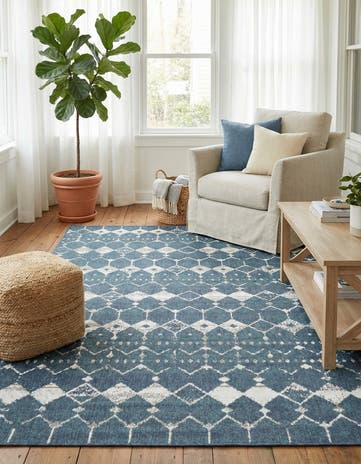 5' 3 x 8' Easy-Clean Lattice Indoor / Outdoor Rug