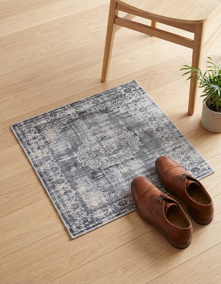 Detail image of 1' 4 x 1' 4 Estate Sample Rug