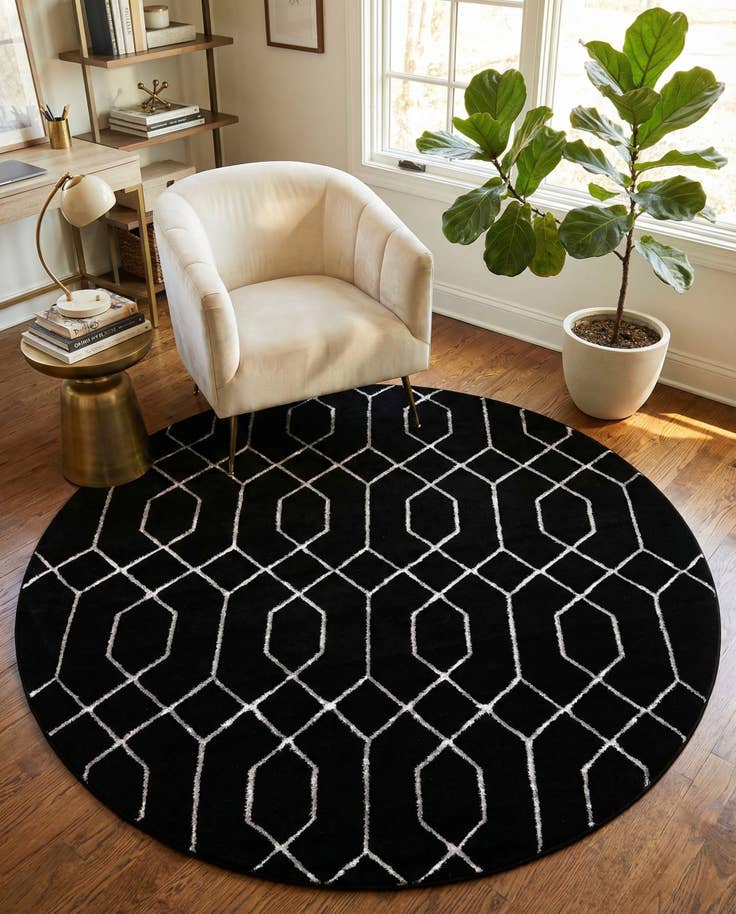 Detail image of 6' x 6' Marilyn Monroe™ Glam Trellis Round Rug