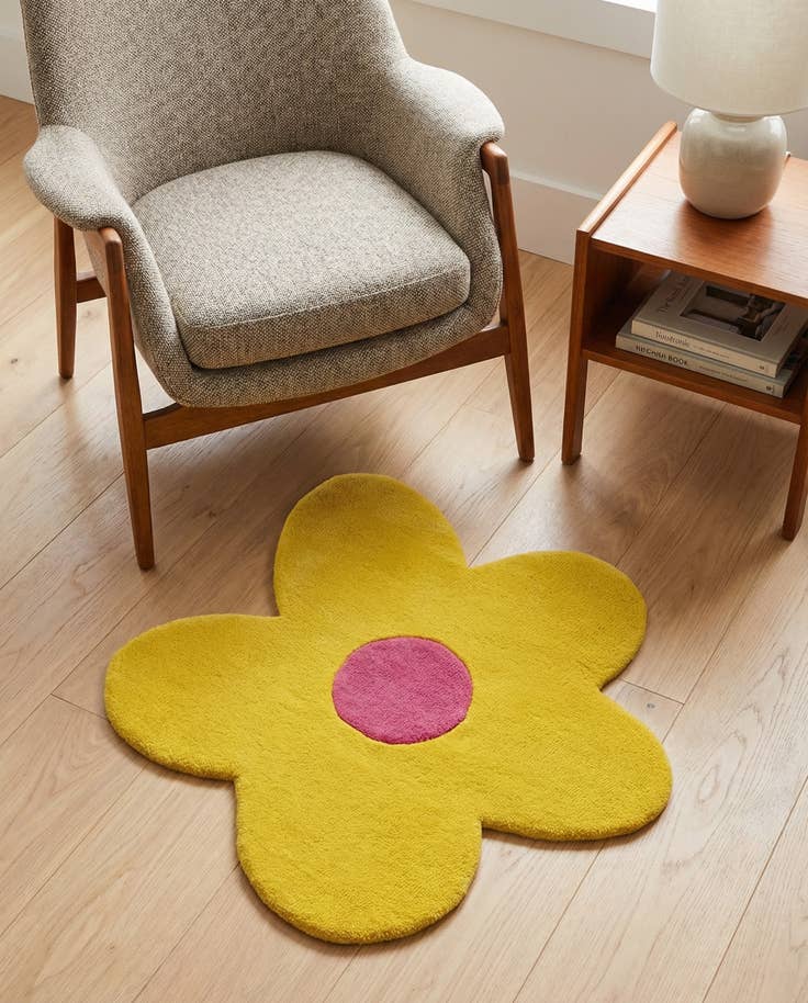 Detail image of 3' 1 x 3' 1 Happy Rugs Funky Flower Wool Round