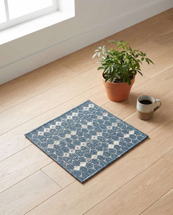 1' 3 x 1' 3 Easy-Clean Trellis Indoor / Outdoor Sample Rug