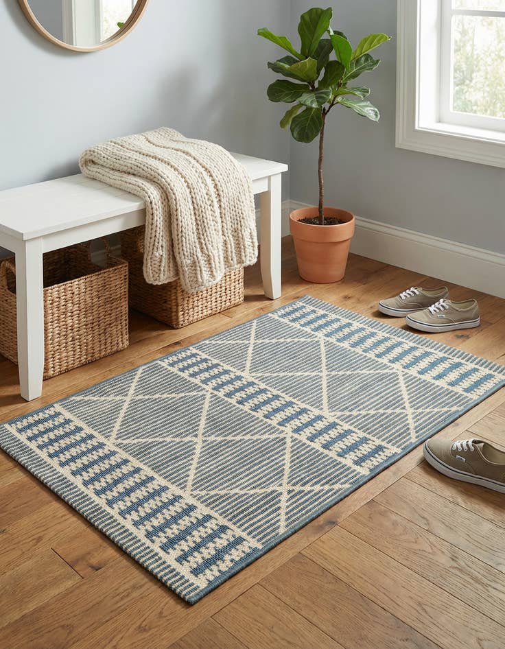 Detail image of 2' x 3'  Washable Trellis Indoor / Outdoor Rug